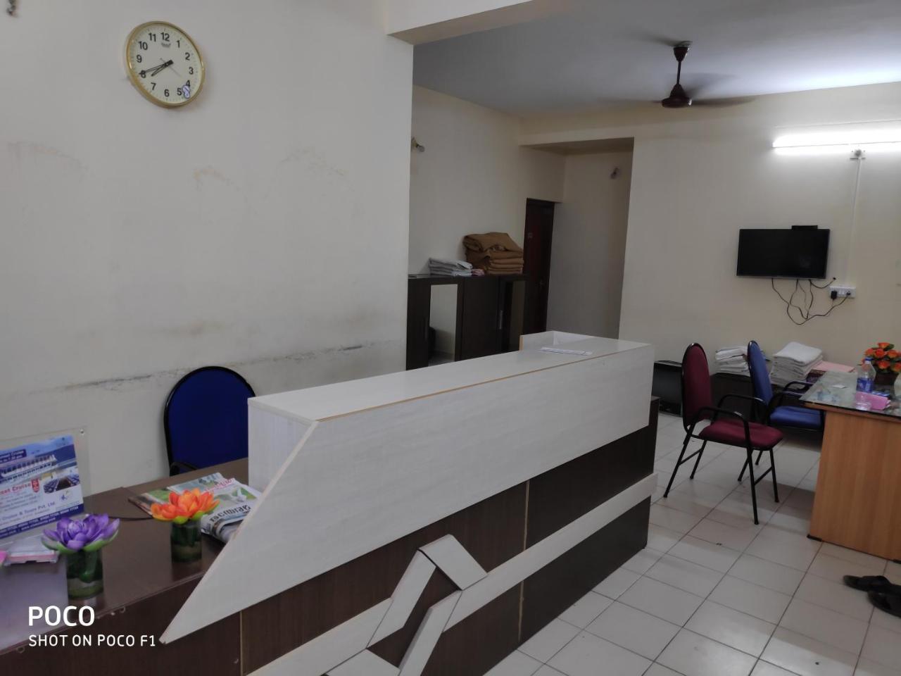 Hotel Silver Space Ернакулам Екстериор снимка